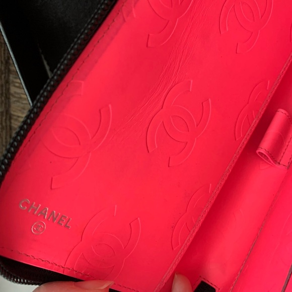 💯authentic chanel cambon calfskin organizer wallet🖤💗 with COA - Picture 8 of 11